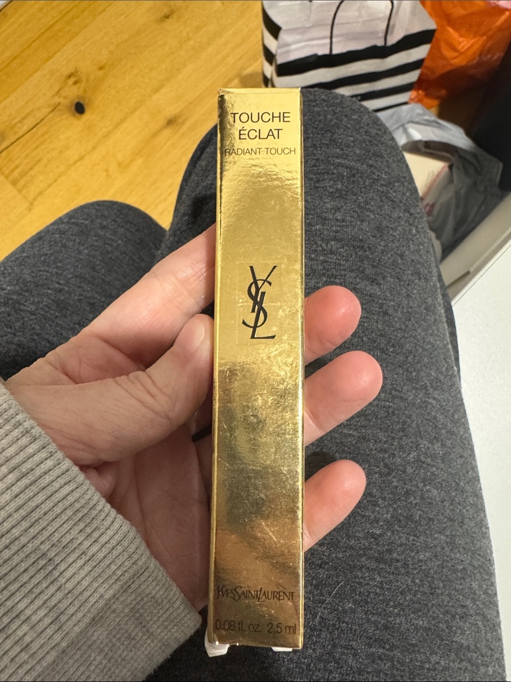 Yves Saint Laurent Touche Éclat Radiant Touch Concealer - Gold Packaging
